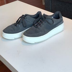 NIKE GREY AIR FORCE 1 SAGE LOWS